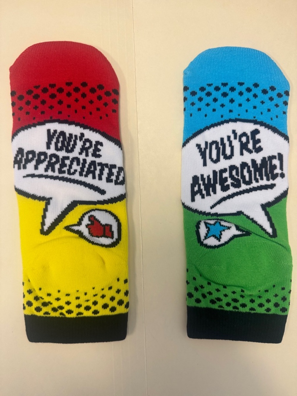 CARTOON SOCKS You’re Awesome & Appreciated Red Green Blue Yellow M Medium NIP